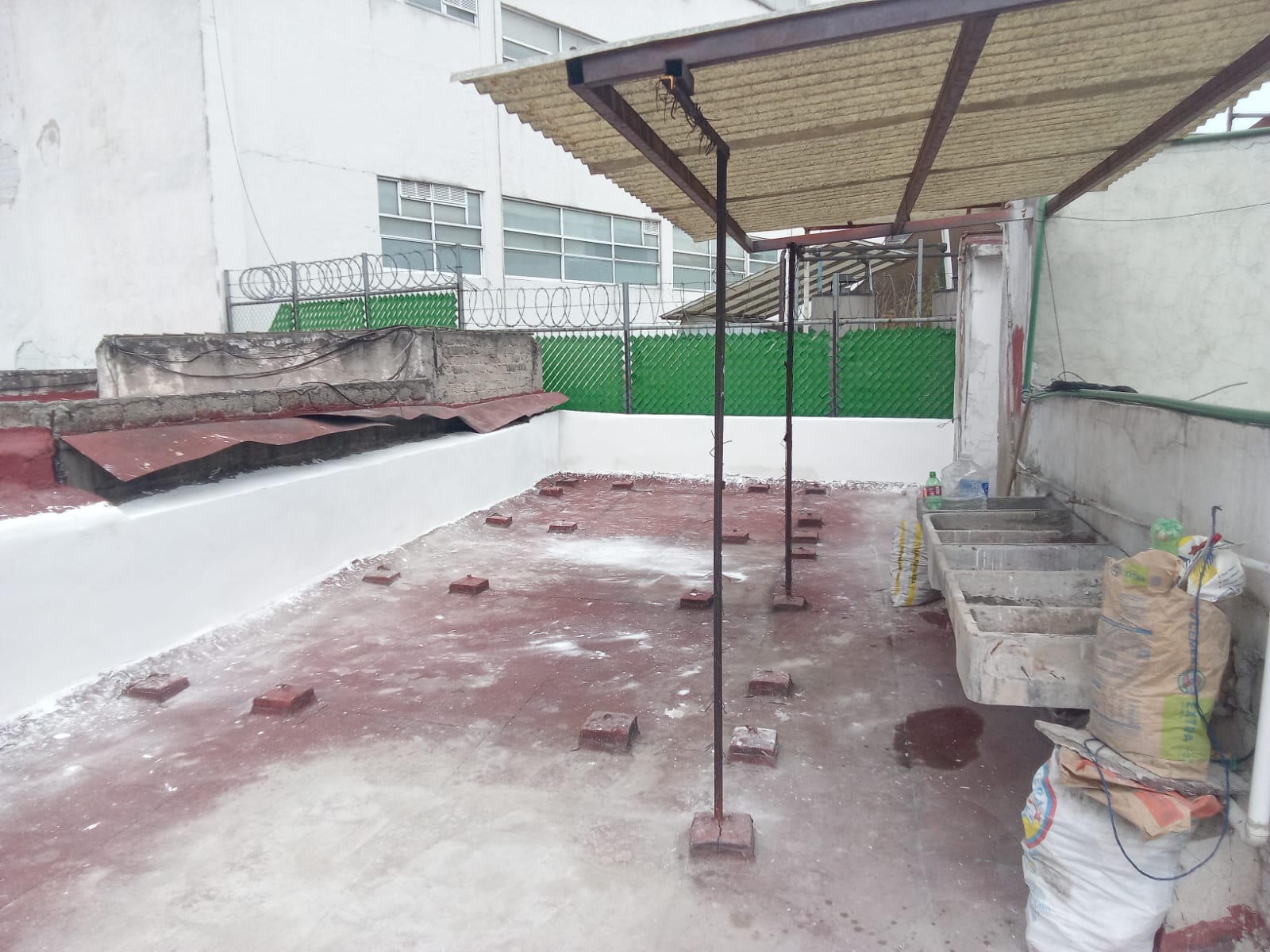 Terraza y azotea con cubierta